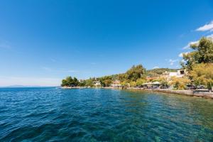 a view of the water from a boat in a lake at Kouvlaki Effie's Place in Afissos in Afissos