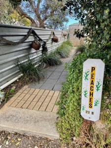 Φωτογραφία από το άλμπουμ του Peaches σε Kingscote