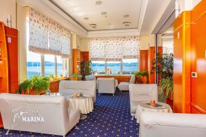 A seating area at Hotel Marina