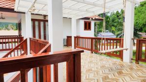 Balkón nebo terasa v ubytování Baan Bhuwann Holiday Apartment