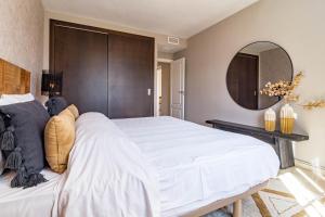 Łóżko lub łóżka w pokoju w obiekcie MA7B-Stunning holiday home top location