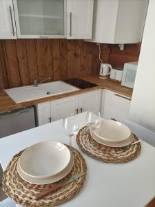 Kuchyňa alebo kuchynka v ubytovaní Studio chaleureux - Centre ville de Caen + 8 fotografií