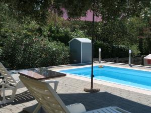 Basen w obiekcie Apartment Roberta by Interhome lub w pobliżu