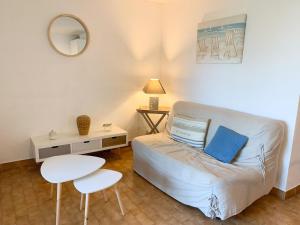 Lova arba lovos apgyvendinimo įstaigoje Apartment Les terrasses de la Plage-1 by Interhome