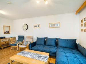 Χώρος καθιστικού στο Apartment Haus Kitzsteinhorn by Interhome