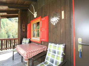 Zdjęcie z galerii obiektu Chalet Chalet Antritt by Interhome w mieście Schmirn