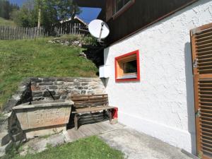 Zdjęcie z galerii obiektu Chalet Chalet Antritt by Interhome w mieście Schmirn
