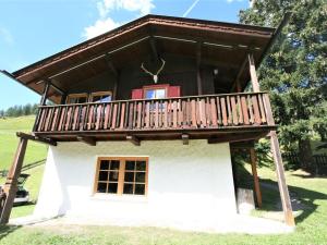 Zdjęcie z galerii obiektu Chalet Chalet Antritt by Interhome w mieście Schmirn