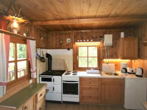 Zdjęcie z galerii obiektu Chalet Chalet Antritt by Interhome w mieście Schmirn