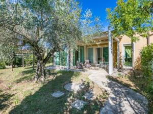 CollemezzanoにあるHoliday Home Biovillage-1 by Interhomeの家庭