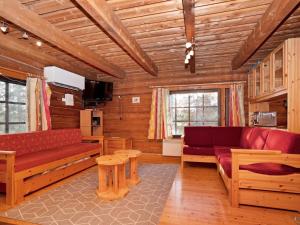 Et tv og/eller underholdning på Holiday Home Metsämaja by Interhome