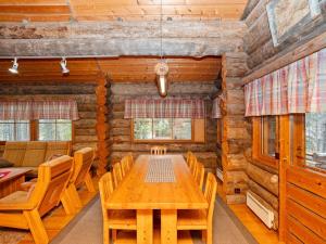 Et opholdsområde på Holiday Home Rukasaukko by Interhome