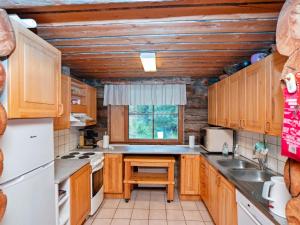 Køkken eller tekøkken på Holiday Home Rukasaukko by Interhome + 20 billeder