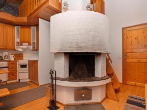 Køkken eller tekøkken på Holiday Home Rukankuukkeli a5 by Interhome