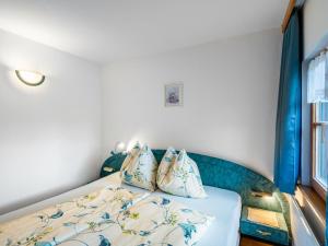 Posteľ alebo postele v izbe v ubytovaní Apartment Kitzsteinhorn by Interhome