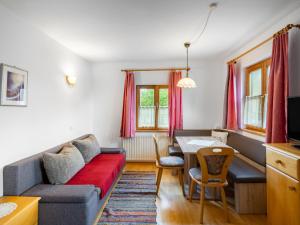 Posedenie v ubytovaní Apartment Kitzsteinhorn by Interhome