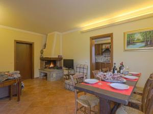 Thức uống tại Holiday Home Montechioccioli-2 by Interhome