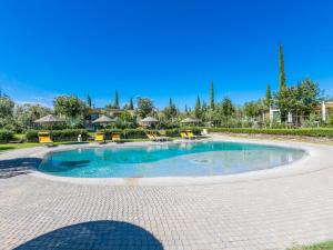 Bazén v ubytovaní Holiday Home Biovillage-6 by Interhome alebo v jeho blízkosti