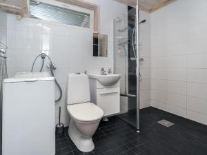 Koupelna v ubytování Holiday Home Rukan villa lux a by Interhome