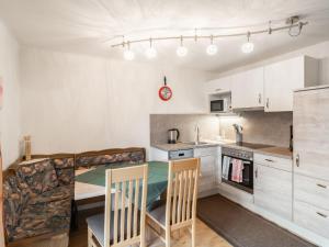 Kuhinja oz. manjša kuhinja v nastanitvi Apartment Fürstauer by Interhome