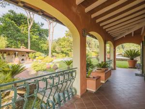 A garden outside Holiday Home Costacce by Interhome