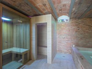 A bathroom at Holiday Home Borgo della Limonaia-4 by Interhome