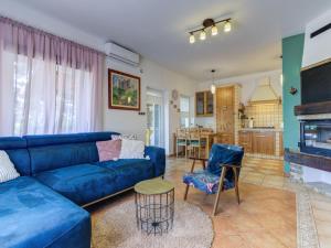 Kuchyňa alebo kuchynka v ubytovaní Holiday Home Rukavina by Interhome + 37 fotografií