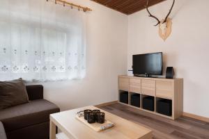 A television and/or entertainment centre at Casa de Lorenzo
