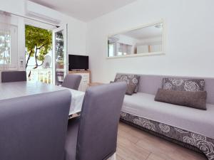 Μια τηλεόραση ή/και κέντρο ψυχαγωγίας στο Apartment Magis-1 by Interhome