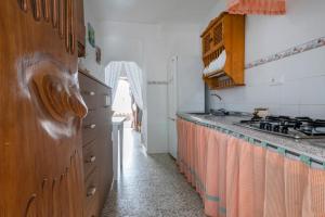 Kuchyňa alebo kuchynka v ubytovaní Encantadora casa de pueblo para 7 pax con gran Terraza