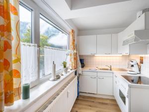 Η κουζίνα ή μικρή κουζίνα στο Apartment Claudia Top 7 by Interhome