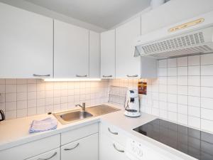 Η κουζίνα ή μικρή κουζίνα στο Apartment Claudia Top 7 by Interhome