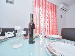 Nápoje v ubytování Apartment Jelena by Interhome