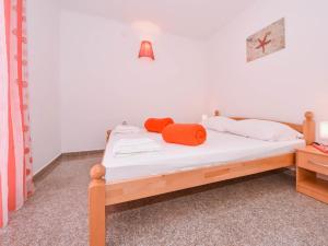 Postel nebo postele na pokoji v ubytování Apartment Jelena by Interhome + 29 fotografií