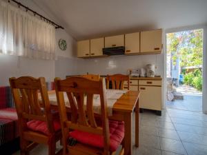 Kuchyň nebo kuchyňský kout v ubytování Apartment Ivka - apt-3 by Interhome