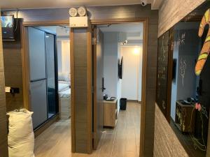 Ένα μπάνιο στο T A B Hotel