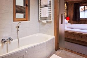 Koupelna v ubytování Promi Alm Flachau - Luxus Chalets