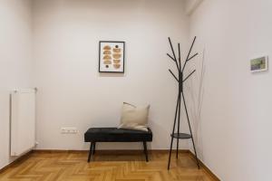 Posedenie v ubytovaní Remarkable 2BR Apartment in Paleo Faliro by UPSTREET