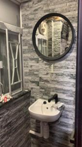 Ένα μπάνιο στο T A B Hotel