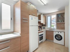 Kuchyň nebo kuchyňský kout v ubytování Apartment Las Mariposas by Interhome