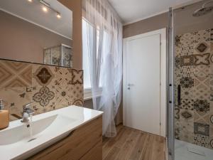 Ένα μπάνιο στο Holiday Home Tra Terra e Cielo by Interhome