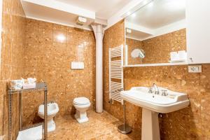 Kúpeľňa v ubytovaní Molino Stucky Residence Burchiello Suite + 7 fotografií