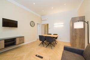 Telewizja i/lub zestaw kina domowego w obiekcie Vienna Stay Apartments Pezzl 1170
