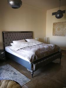 Postel nebo postele na pokoji v ubytování Beautiful Apartment right on the beach, Fairmont South Residences