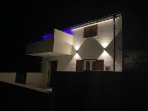 Budova, kde se vila nachází
