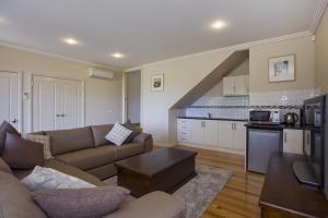 Nhà bếp/bếp nhỏ tại Craiglee +6 ảnh