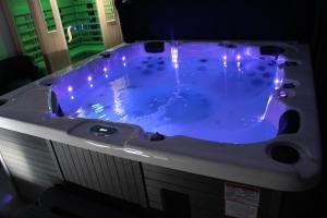 Zdjęcie z galerii obiektu Maison avec piscine, jacuzzi et sauna privatifs - Mas de Nebbas w Aix-en-Provence