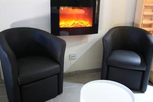 Część wypoczynkowa w obiekcie Maison avec piscine, jacuzzi et sauna privatifs - Mas de Nebbas