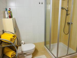 Koupelna v ubytování Apartmán Olívia 8 Hrabovská dolina + 28 fotografií