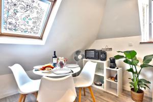 Napoje w obiekcie Ty Koant au coeur du Guilvinec - Wifi inclus - Draps et serviettes inclus
